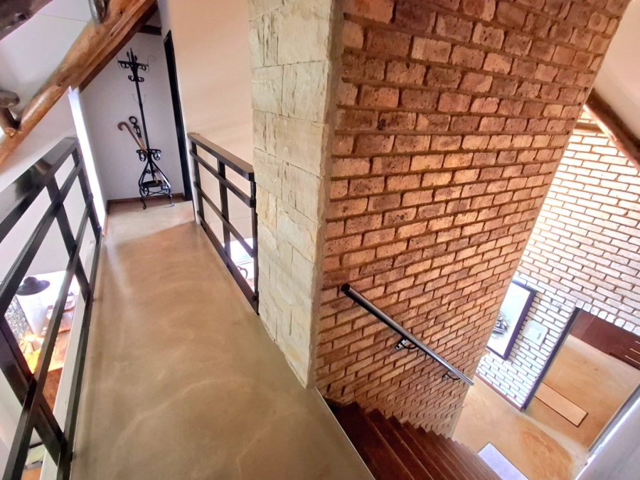 5 Bedroom Property for Sale in River Lodge Estate Free State